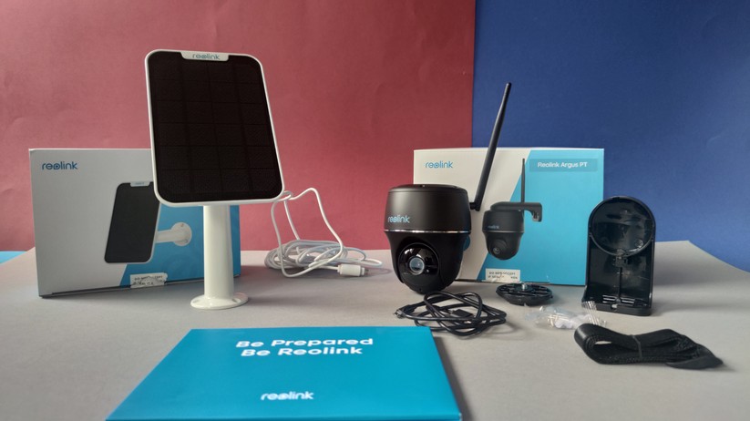 Die Reolink Argus PT kann innen wie außen verwendet werden. Sie ist einzeln oder in Kombination mit einem Solarpanel erhältlich. Im Lieferumfang ist für die Montage der Kamera alles enthalten, inklusive eines Gurts, mit dem man die Reolink auch an einem Baum befestigen kann. Für den Betrieb wird somit nur eine microSD-Karte benötigt.