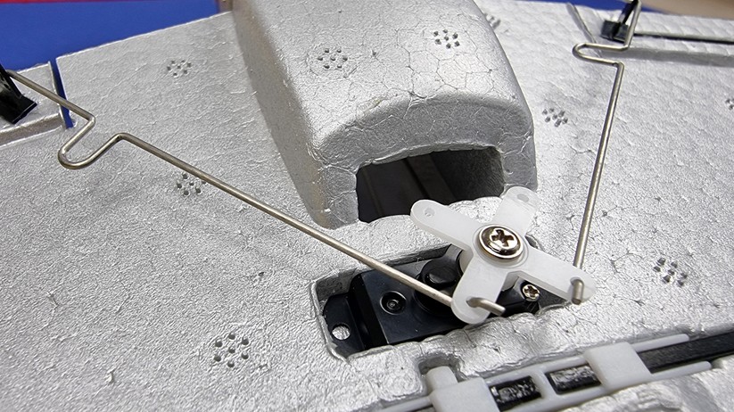 RC-Flugzeuge: F4U corsair und P51 Mustang