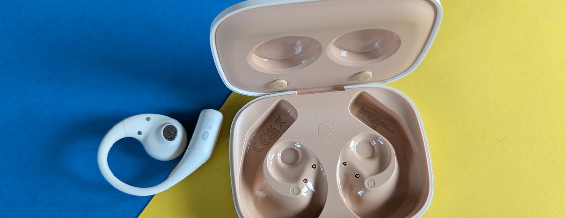 Honor Earbuds Open