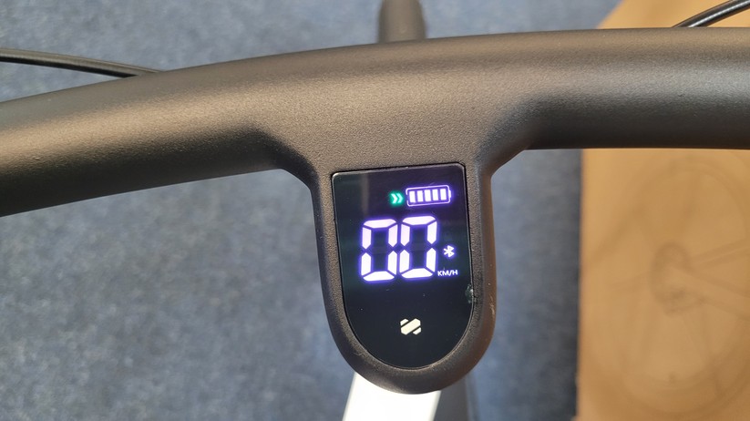 Honbike Uni 4: Das Display signalisiert die unterschiedlichen Unterstützungsstufen mit farbigen Symbolen.