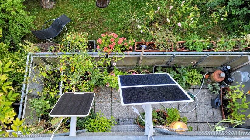 7Links IPC-750 (ZX-5302): Gegenüber herkömmlichen 6-Watt-Solarpanel liefern die beiden Panels der 7links bei optimaler Sonnenausbeute bis zu 25 Watt.