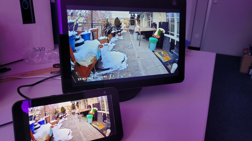 Die Ezvis EB3 unterstützt die Wiedergabe des Livestreams auf einem smarten Display wie Amazon Echo Show oder Google Nest Hub.