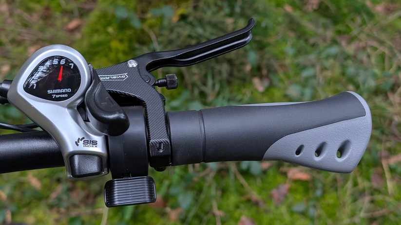 Gasgriff am Lenker des Fiido M1 Pro 2024.