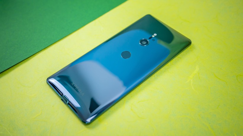 Durch die glatte Oberfläche rutscht das Xperia XZ3.