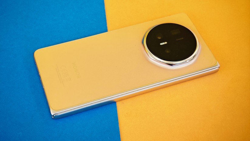Honor Magic V6