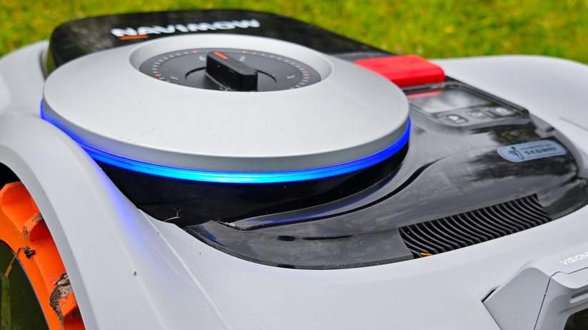 Der blaue Ring gibt wieder gute Signalstärke an - und die ist bei Segway Navimow i105E und i108E deutlich besser als in 2023 bei der H-Serie