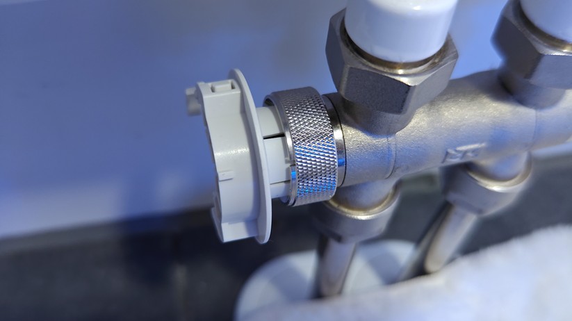 Switchbot Radiator: Das smarte Heizkörperthermostat fällt relativ kompakt aus, bietet viele Adapter, arbeitet zuverlässig und ist relativ günstig.