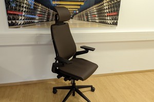 Steelcase Gesture with headrest in testing