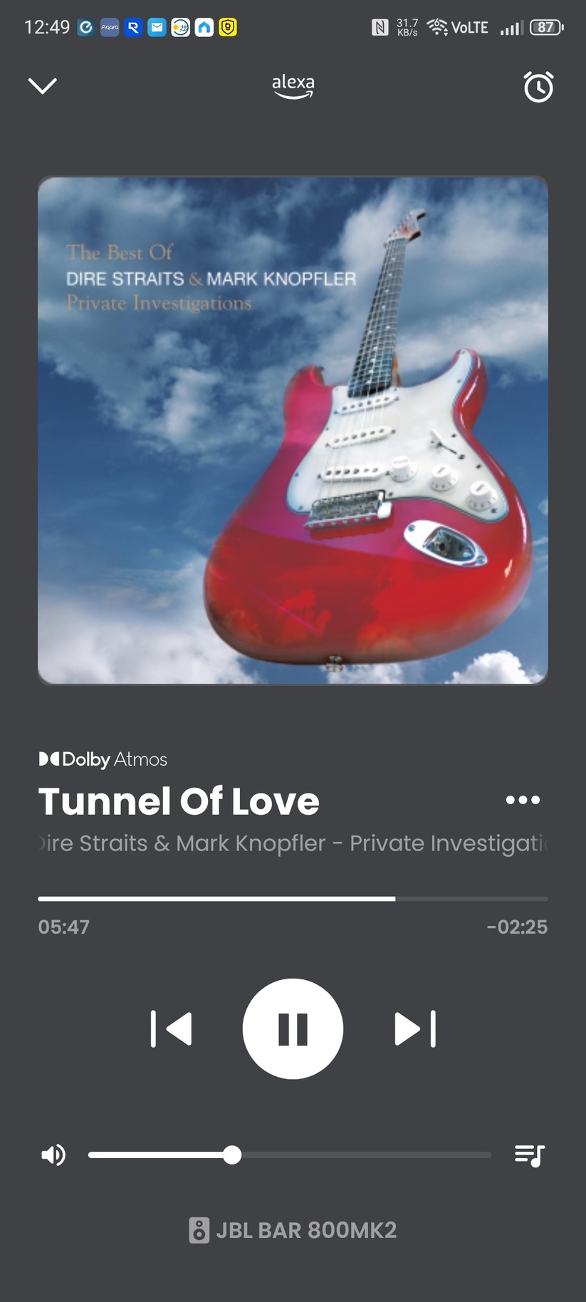 Die App JBL One bietet nicht nur umfangreiche Hilfen zur Abstimmung und Aufstellung der Soundbar, sondern integriert auch zahlreiche Streamingdienste.