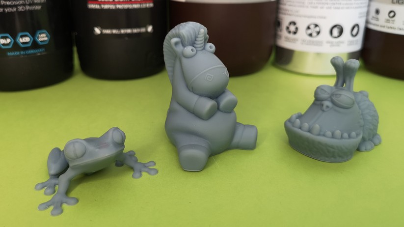 Diese drei Figuren sind mit dem Elegoo-Resin gedruckt worden.
