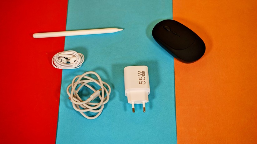  Stift, Maus, Netzteil und Kopfhörer