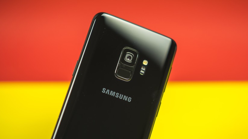 Die Kamera des Galaxy S9 löst mit 12 Megapixeln auf. Die Pixelgröße beträgt 1,4 Mikrometer.