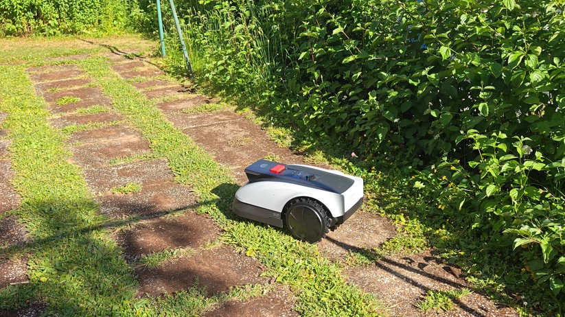 Ecovacs Goat O600 RTK bietet eine Schnittbreite von 19 cm und ist für Rasenflächen bis 600 m². 