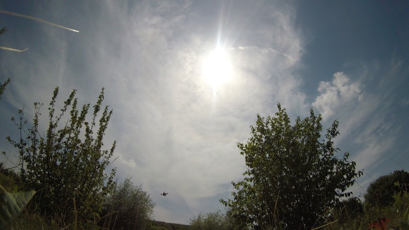 Erstaunlich wieviel Kontrast noch vorhanden ist – trotz direktem Blick in die Sonne.