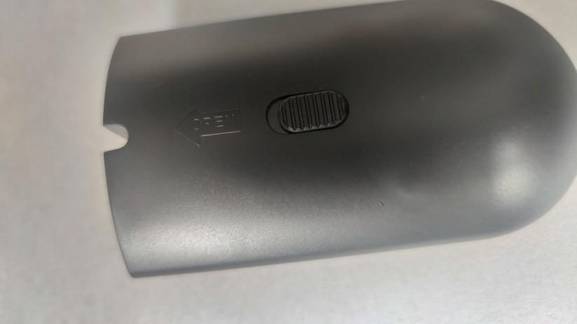 Reolink Argus PT: Die Halterung besteht aus zwei Komponenten. Die ober Abdeckung (Bild)....