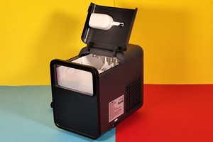 Eiswürfelmaschine Ice Cube Maker Qexreed im Test: 9 Eiswürfel in 8 Minuten