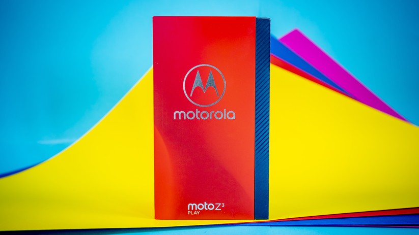 Verkaufsverpackung des Motorola Moto Z3 Play