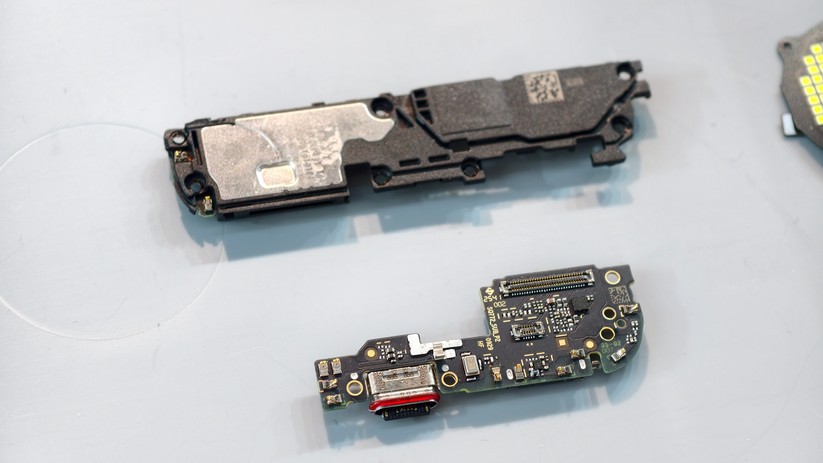 Nothing Phone 4a Pro Teardown