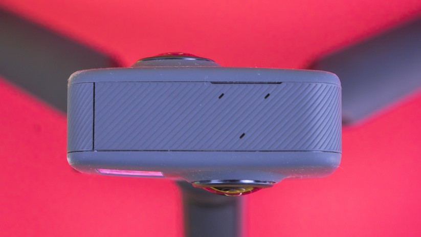 Die zwei Linsen der GoPro Fusion sind versetzt und fangen gemeinsam mehr als 5,2K Pixel ein.