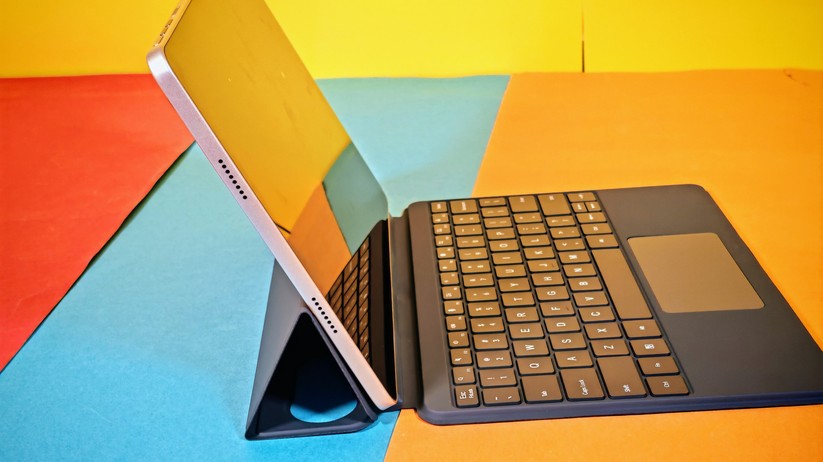 Blackview Mega 12 mit Tastaturschutzhülle