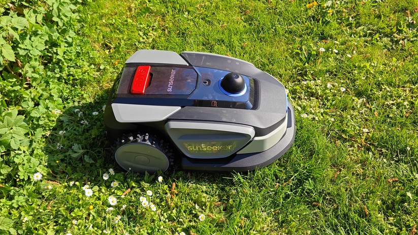Sunseeker S4: LiDAR-Mähroboter für 1000 m², Hinterrad-Antrieb, 18 cm breites Schneidesystem,   4-Ah-Akku mit 3-A-Ladegerät