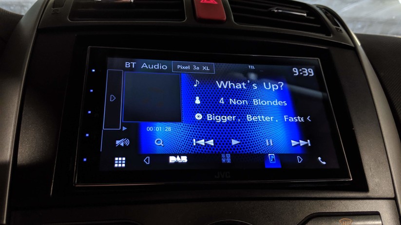 Die Anzeige während der Musikwiedergabe über Bluetooth.