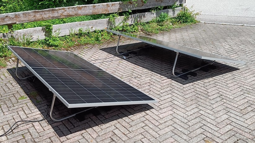 Das Steckersolargerät Priwatt Priflat XL.