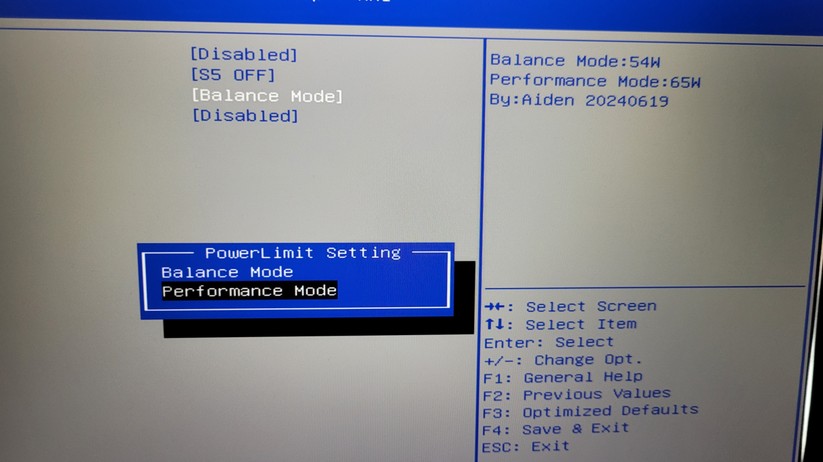 Zur Optimierung von Leistungsaufnahme und Kühlung können Anwender die TDP der CPU mit 54 Watt (Balance Mode) oder 65 Watt (Performance Mode) konfigurieren 