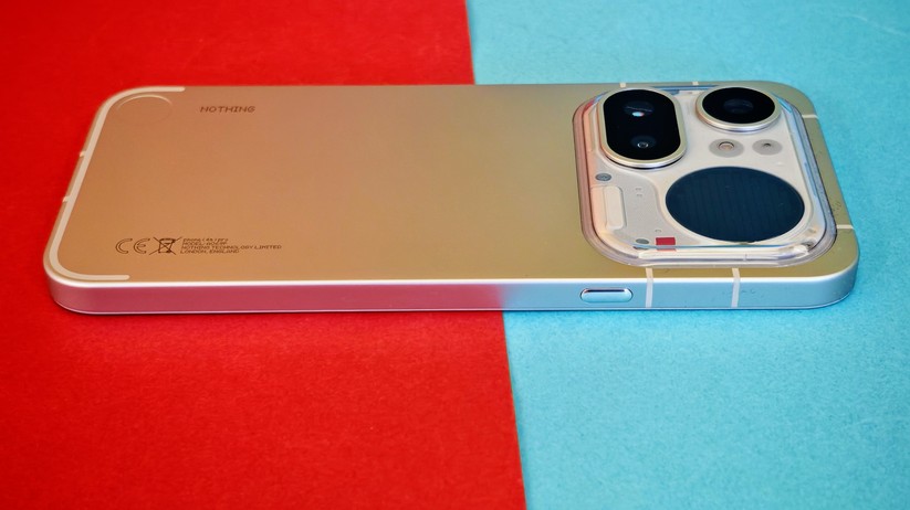 Nothing Phone 4a Pro: Rückseite aus Aluminium