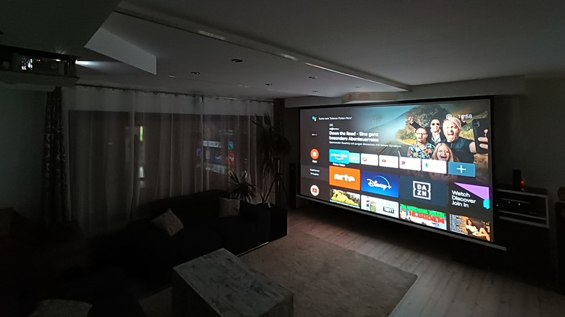 DIY Heimkino mit Beamerlift und Motorleinwand