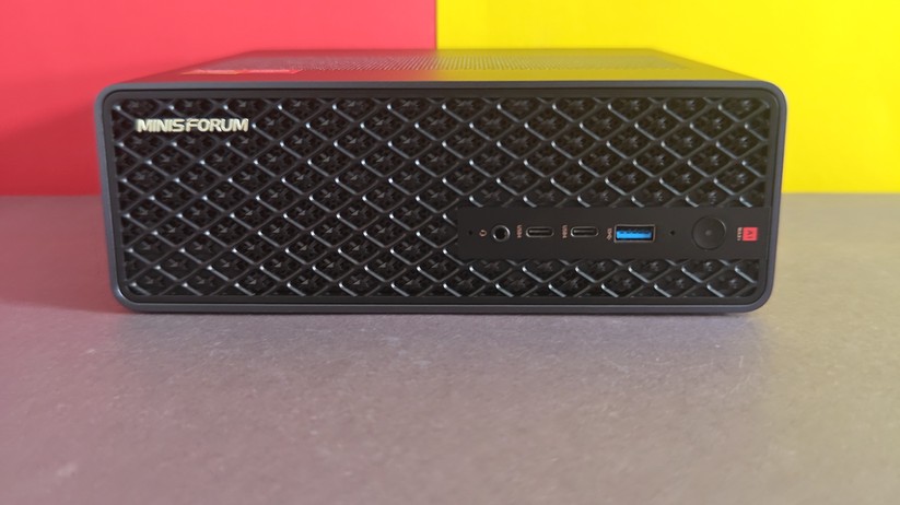 Minisforum MS-S1 Max