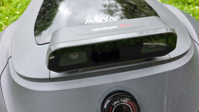 Der Mähroboter Mova Viax 500 navigiert mithilfe von LiDAR und Kameras. Er bietet eine Schnittbreite von 20 cm und mäht Flächen bis zu 600 m².