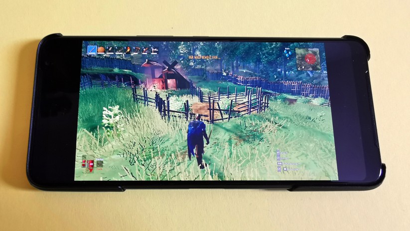 Natürlch kann man nur per Touch-Screen spielen, dann allerdings verdeckt man schnell Spielelemente. 