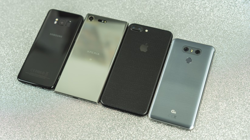 Größenvergleich: Galaxy S8, Xperia XZ Premium, iPhone 7 Plus und G6 von LG (v.l.n.r)