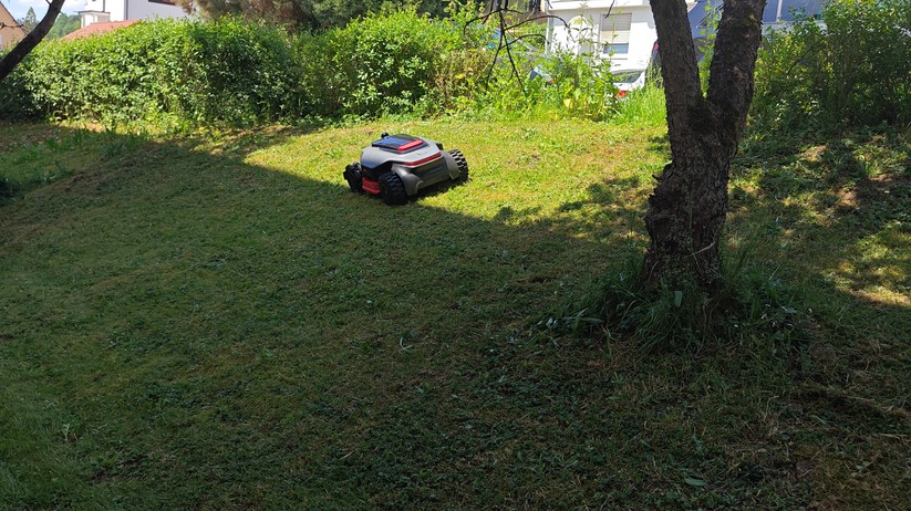 Mova Lidax Ultra 1000 AWD: Im steilen Gelände bleibt er auch bei Schrägfahrten spurtreu.