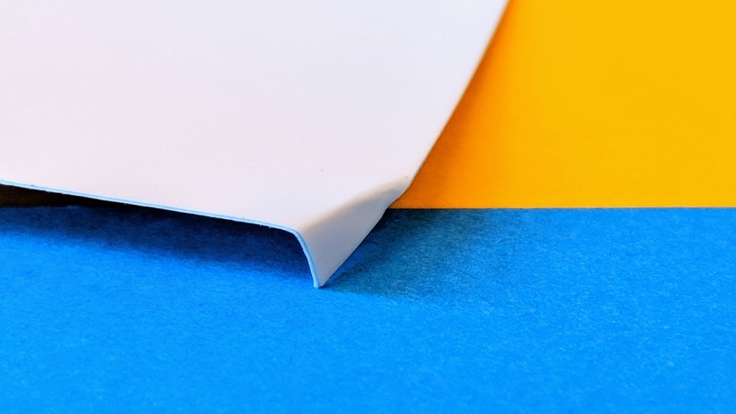 Wer mehr als fünf Bilder in die Kassette legt, läuft Gefahr, das Papier beim Druck zu zerknicken.