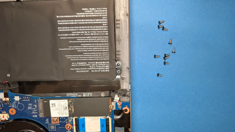 Laptop-Akku tauschen – Bilderstrecke