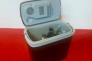 TZS First Austria im Test: Thermoelektrische Kühlbox läuft auch an der Powerbank