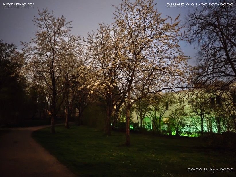 Nothing Phone 4a Pro: Hauptkamera bei Nacht