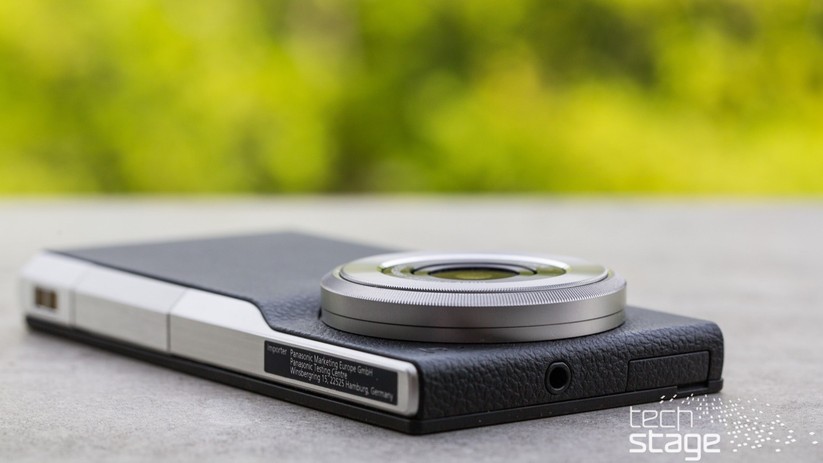 Von der Rückseite her ist das Panasonic Lumix DMC-CM1 nicht als Smartphone zu erkennen.