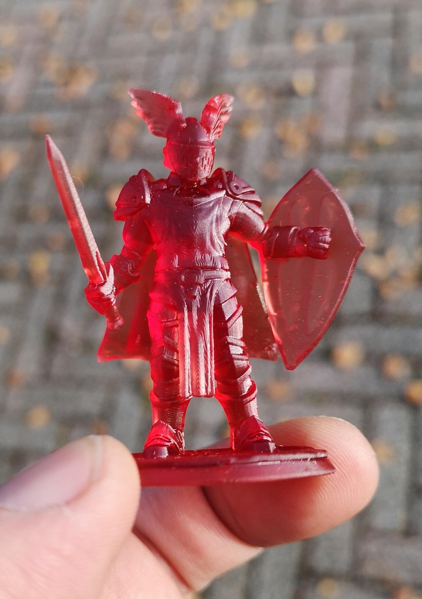 Heroforge hat tolle und anpassbare Modelle, die vor allem mit einem SLA-Drucker sehr gut aussehen. 