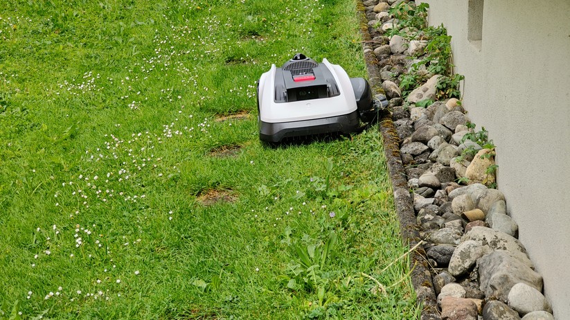 Ecovacs O1200 LiDAR Pro: Mähroboter für Flächen bis 1200 m² mit integriertem Kantentrimmer