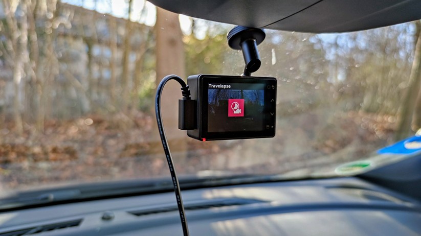 Garmin Dash Cam 67W