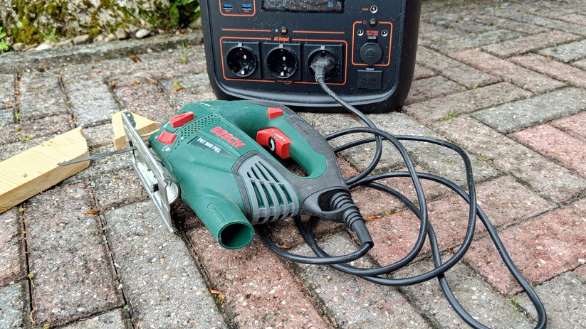 Für Verbraucher bis 1200 Watt ist die Newsmy N1200 P sehr gut geeignet. Schade nur, dass die meisten Ports nicht gegen Staub geschützt sind.