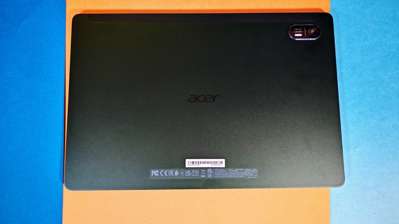 Acer Iconia X12: Rückseite aus Metall