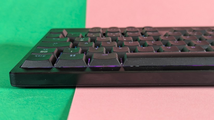 Razer Blackwidow V4 Low-Profile Hyperspeed - Bilder 
