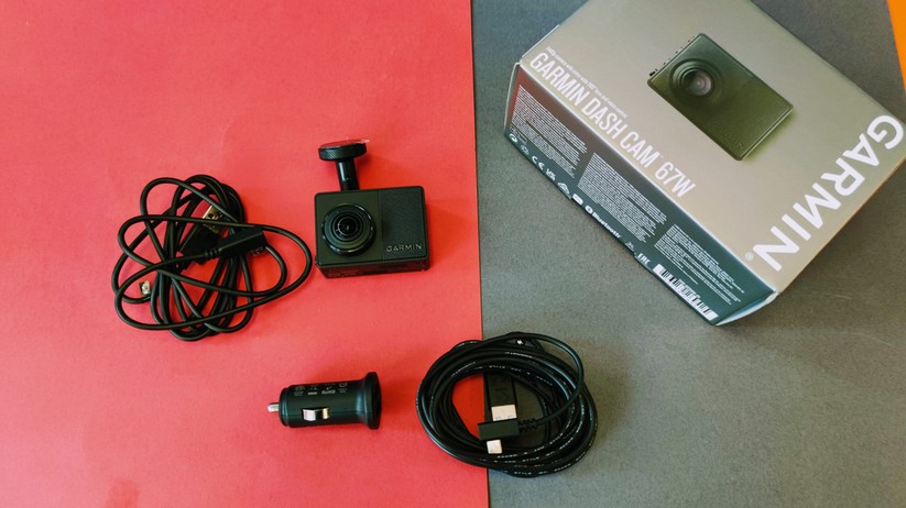 Garmin Dash Cam 67W
