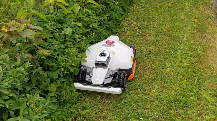 Mammotion Luba 3 AWD 3000: LiDAR, RTK und KI-Kameras, 40 cm Schnittbreite und 12-Ah-Akku