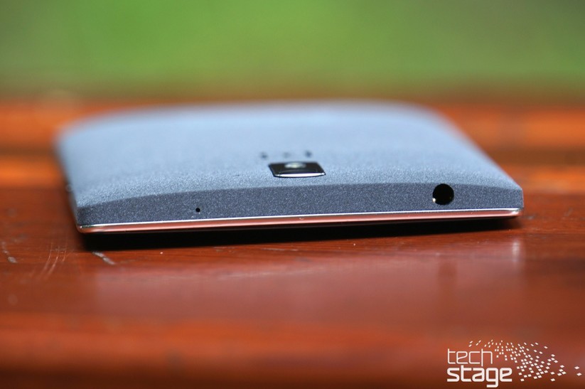 Hier ist der 3,5-Millimeter-Klinkenanschluss auf der oberen Seite abgebildet.