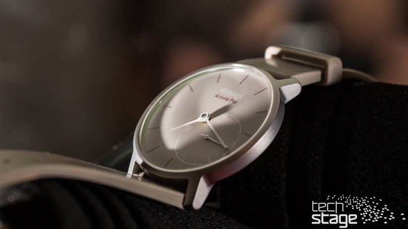 Die Withings Activité Pop sieht eigentlich wirklich schick aus. Das mitgelieferte Silikon-Armband wertet die Uhr allerdings ein ganzes Stück ab.